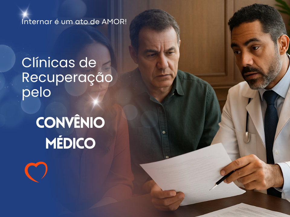 Médico explicando processo de internação por convênio médico para dependência química a uma família adulta em consultório de alto padrão